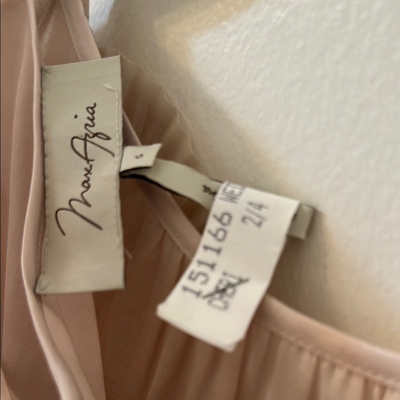 Vintage Max Azria Champagne Asymmetrical Sleeveless Blouse with Ornament Ruffle - Picture 7 of 8